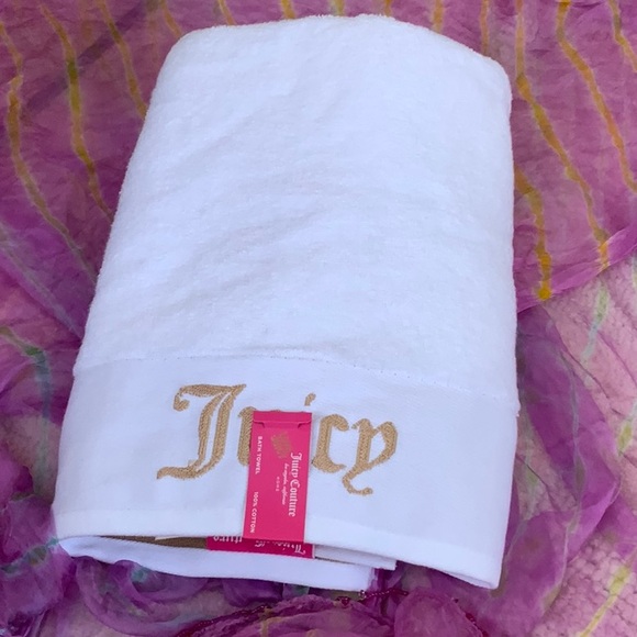 Juicy Couture Gold Embroidered Name Plush Oversised Bath Towel - Picture 1 of 4